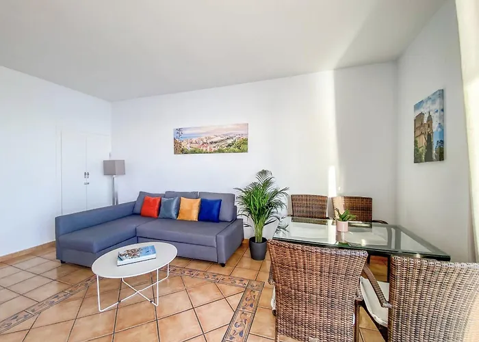 Moderno Con Vistas Panorámicas